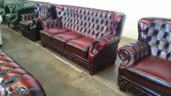 NORA CHESTERFIELD - Classic Chesterfield