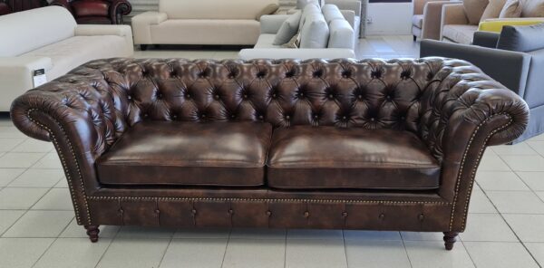 ALEXANDRIA CHESTERFIELD - Classic Chesterfield