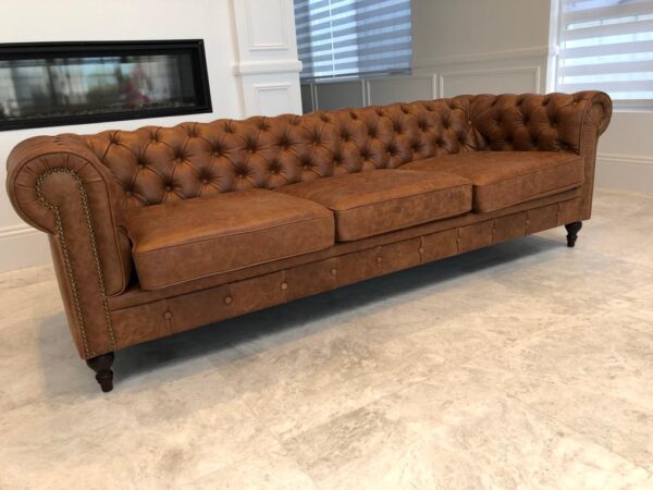 WATERLOO  CHESTERFIELD - Classic Chesterfield