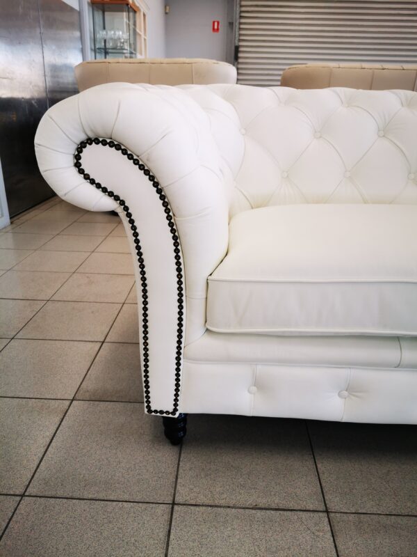 ALEXANDRIA CHESTERFIELD - Classic Chesterfield