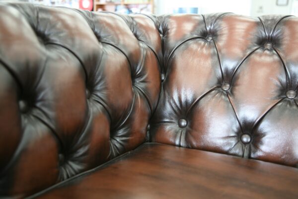 HAMPSHIRE CHESTERFIELD - Classic Chesterfield