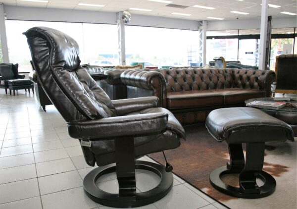 Mourad Chair & Ottoman - Classic Chesterfield