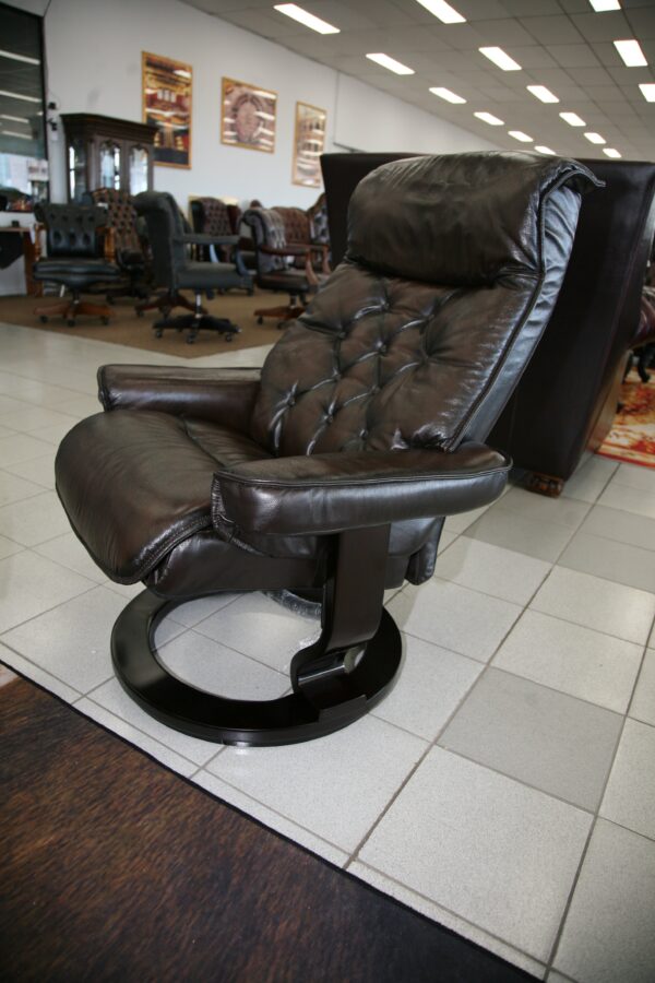 Mourad Chair & Ottoman - Classic Chesterfield