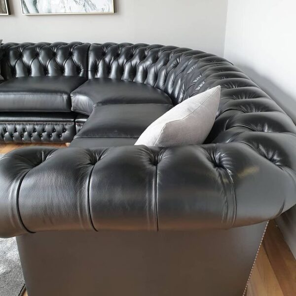 PREMIER CORNER CHESTERFIELD - Classic Chesterfield